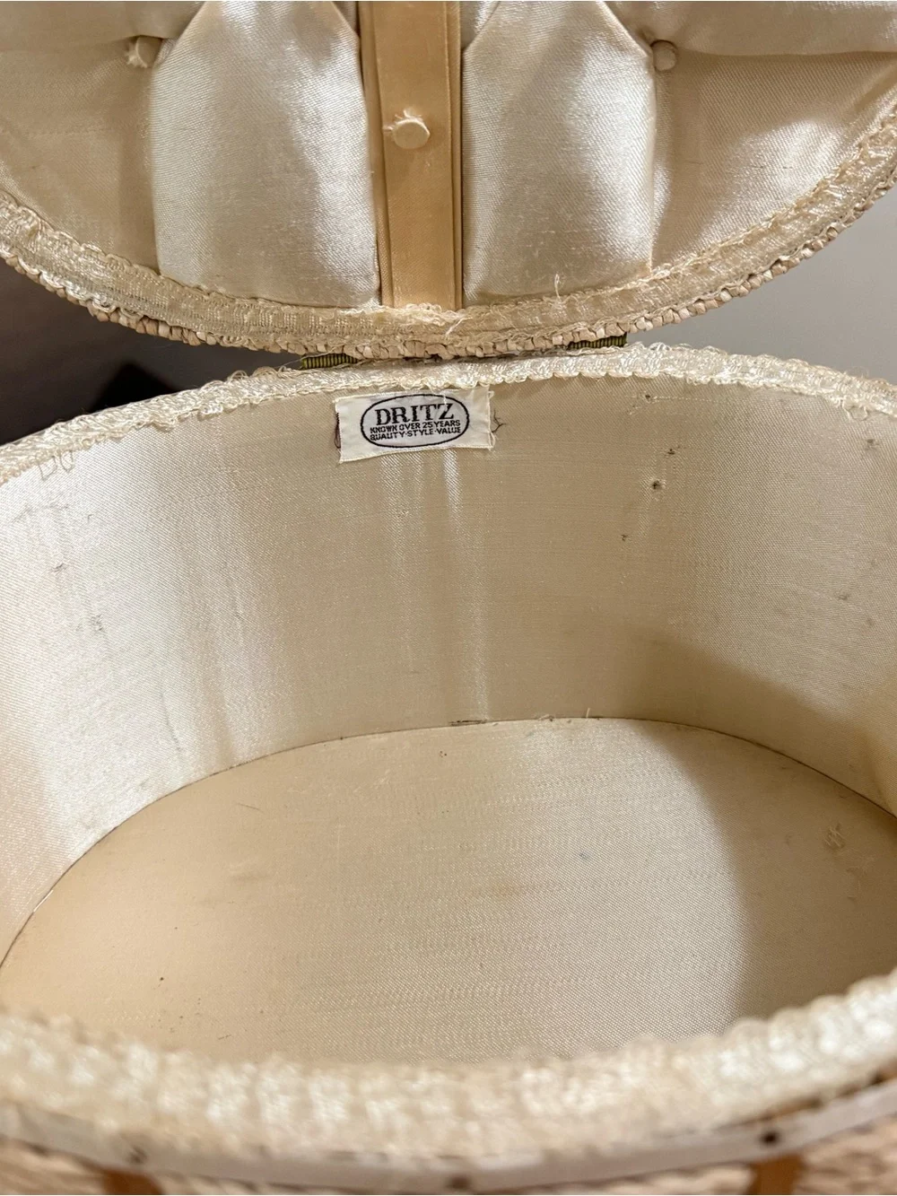 Vintage Dritz Wicker Sewing Basket Oval Woven Rattan Tufted Satin Lined Box - Ne